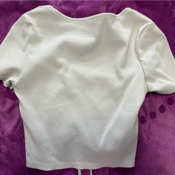 xs scrunch-tie white crop top - Picture 2 of 2